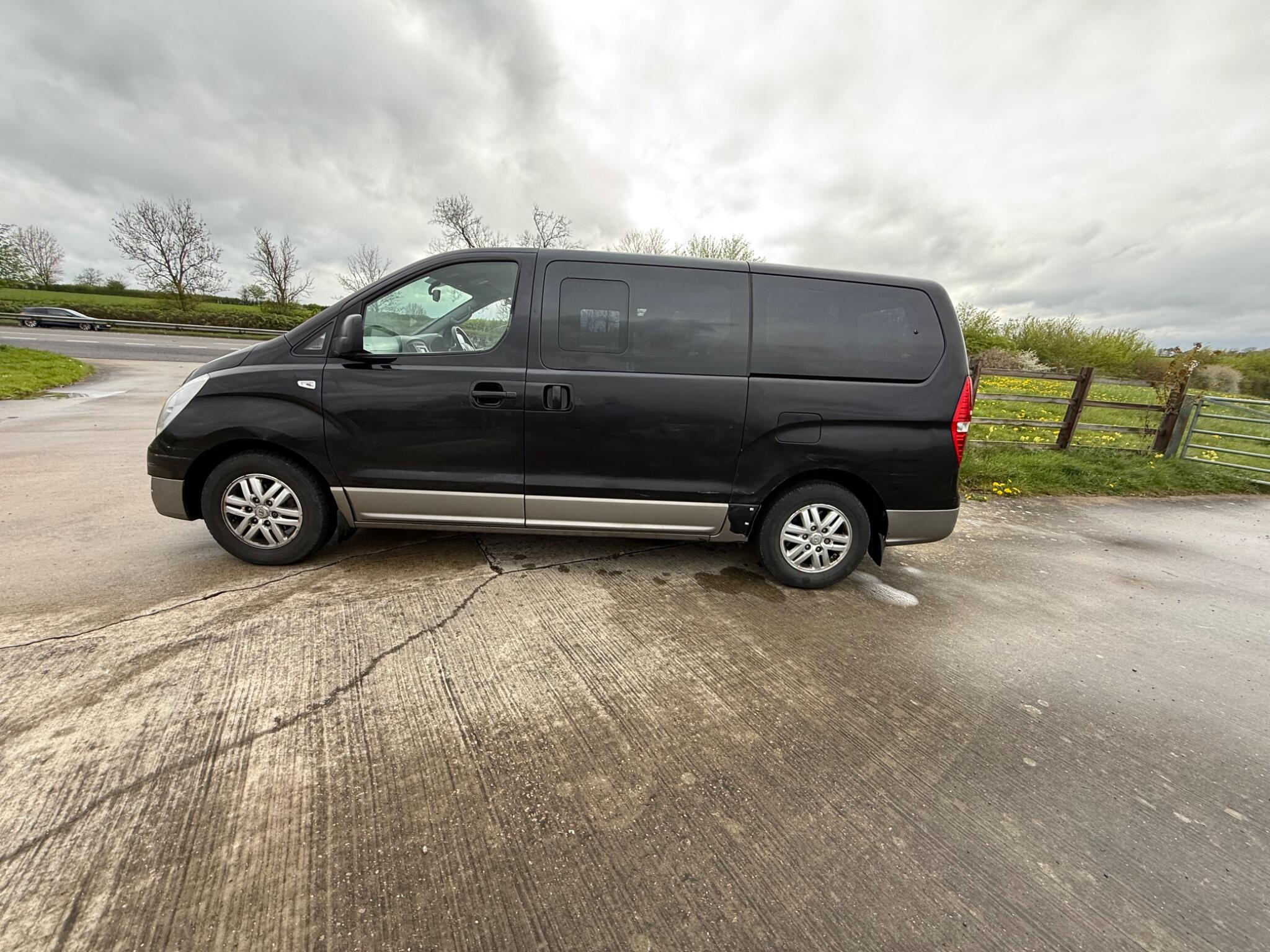 Hyundai i800 2.5 CRDi SE Auto Euro 6 5dr — photo 73 of 100